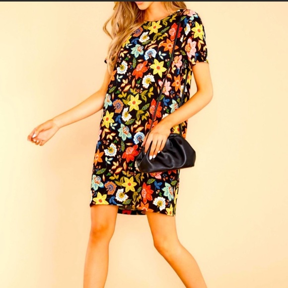 Zara Dresses & Skirts - Zara Trafaluc Black Floral Sheath Dress Medium